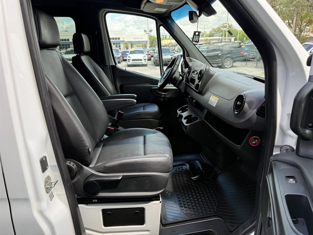 Used 2021 Mercedes-Benz Sprinter 2500 image 19