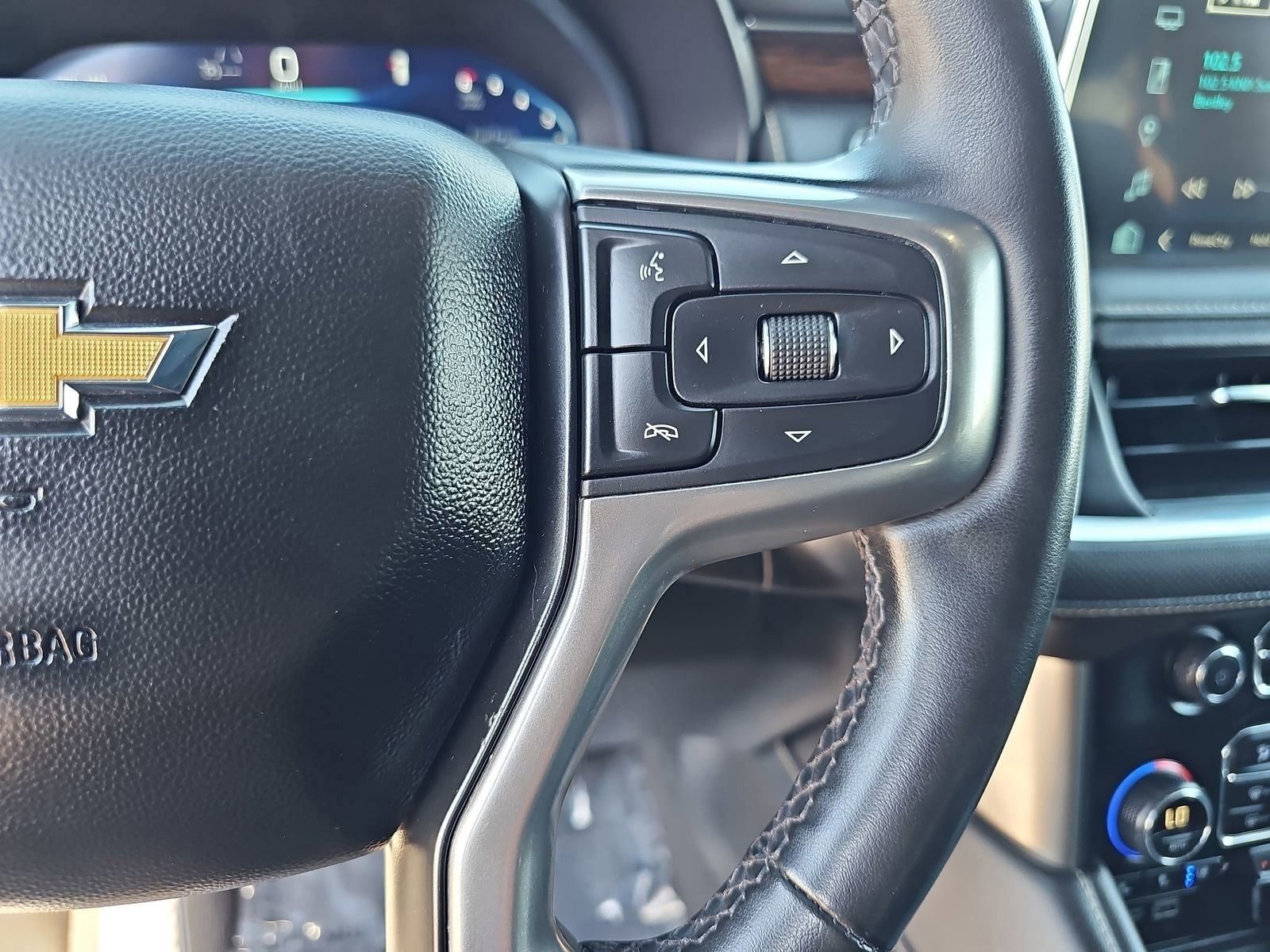 Used 2023 Chevrolet Suburban Premier image 19