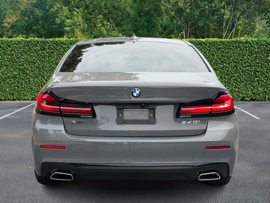 Used 2022 BMW 540i xDrive w/ Premium Package AWD/4WD image 5