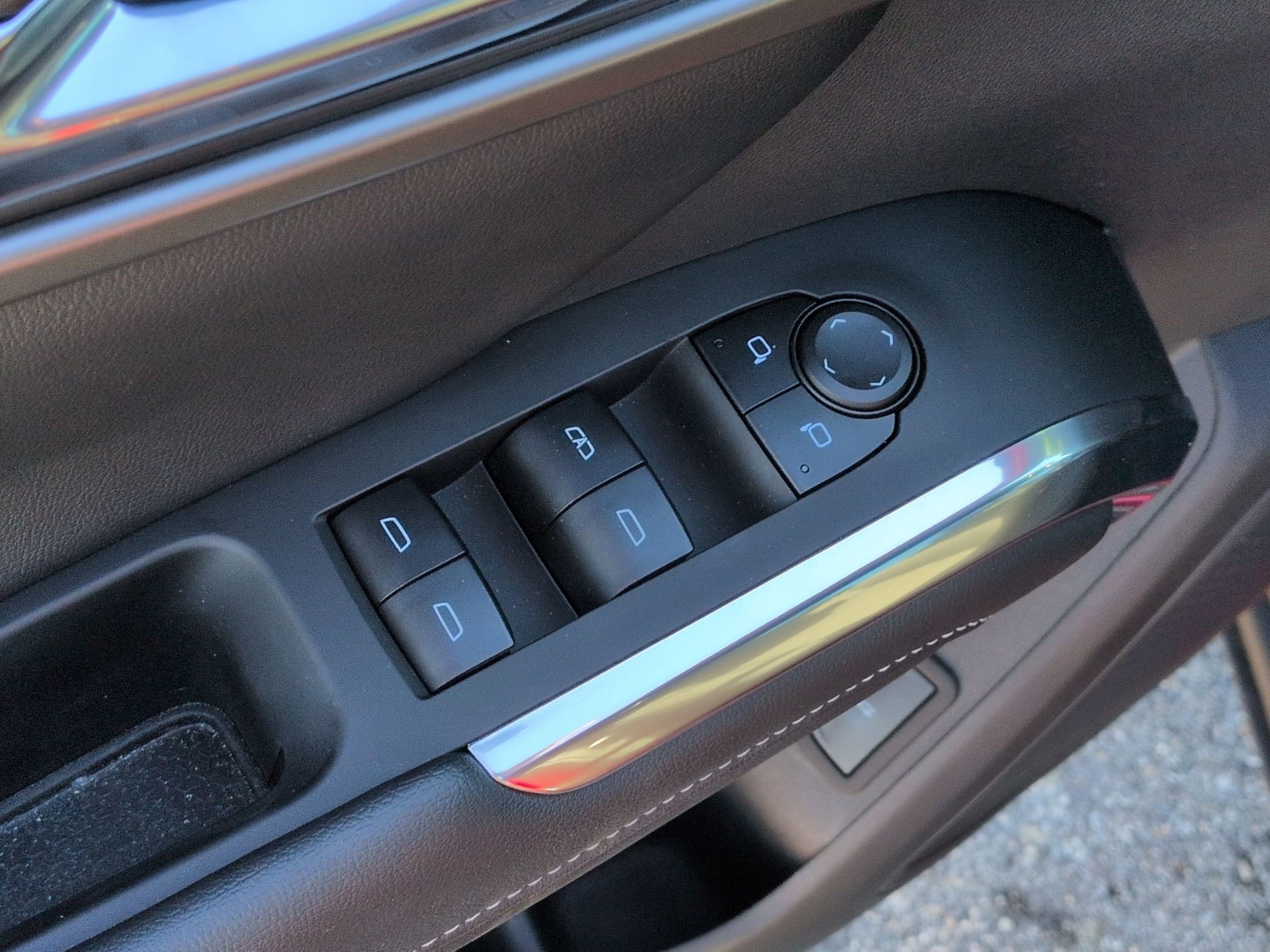 Used 2025 Chevrolet Traverse LT w/ Midnight/Sport Edition image 15