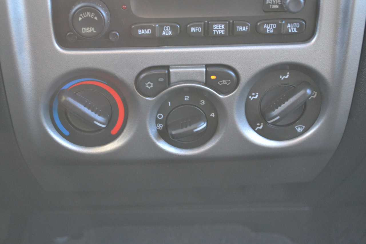 Used 2011 Chevrolet Colorado LT image 19