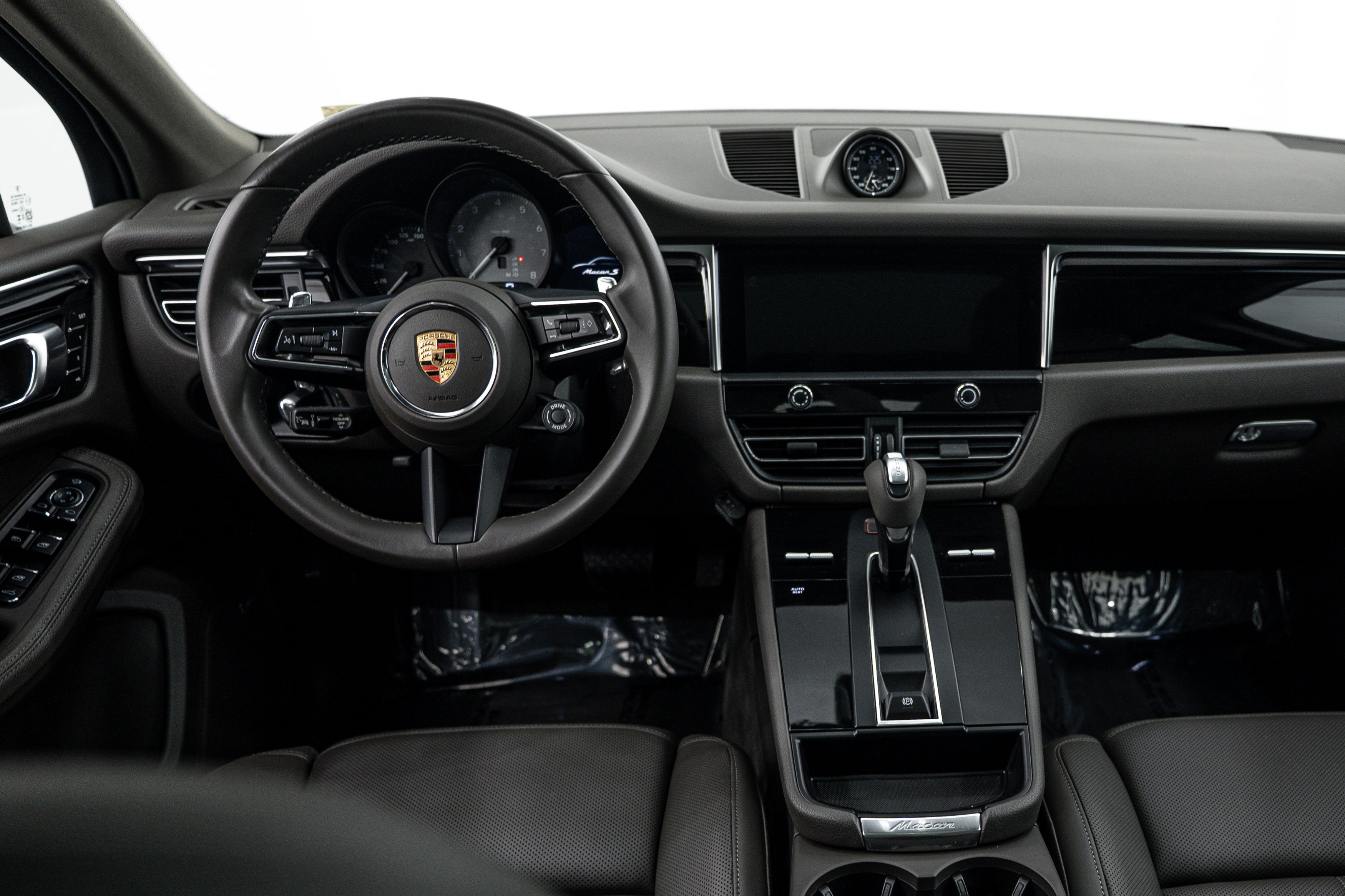 Certified 2024 Porsche Macan S AWD/4WD image 13