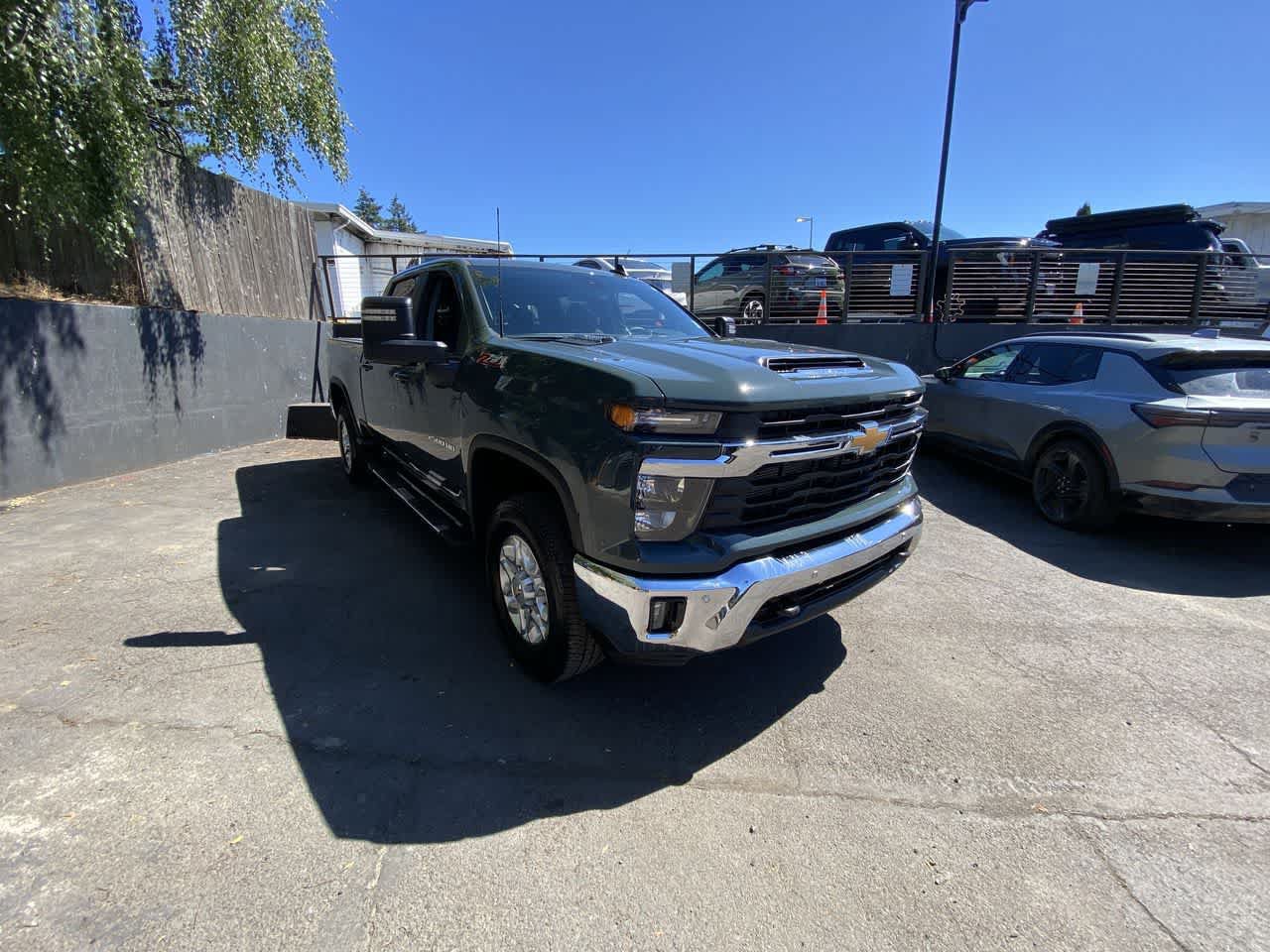 Used 2025 Chevrolet Silverado 2500 LT w/ Safety Package AWD/4WD image 8