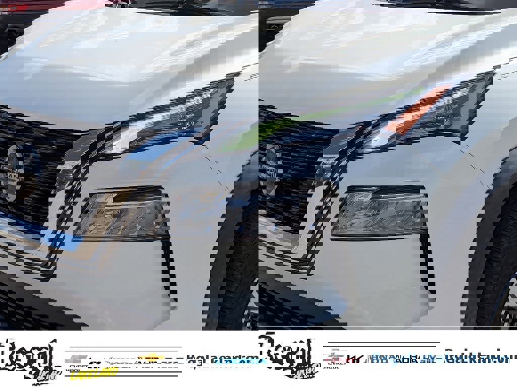 Used 2021 Nissan Rogue SV image 6