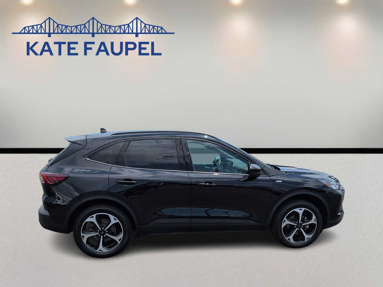 Certified 2025 Ford Escape ST-Line Select w/ Tech Pack #1 AWD/4WD image 8