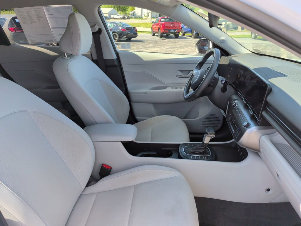 Used 2024 Hyundai Kona SEL AWD/4WD image 9