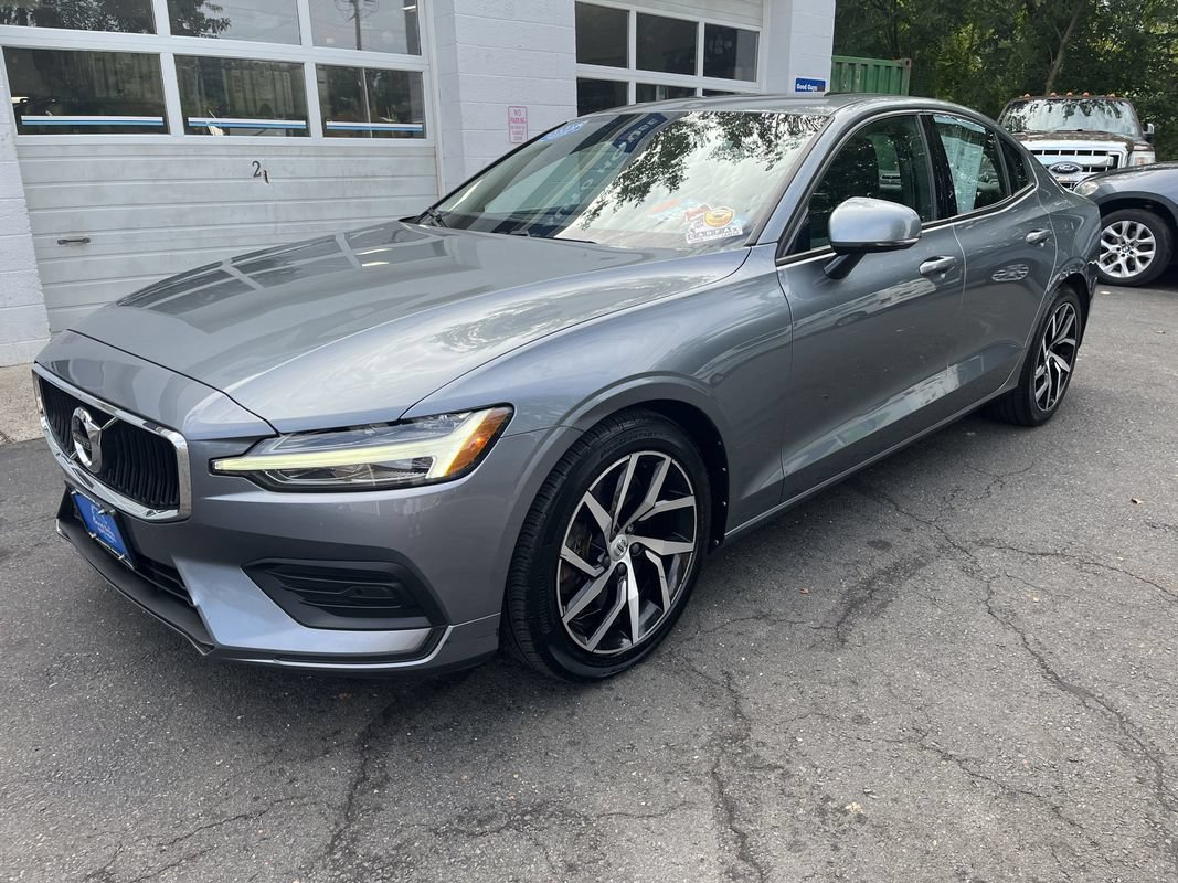 Used 2020 Volvo S60 T6 Momentum AWD/4WD image 3