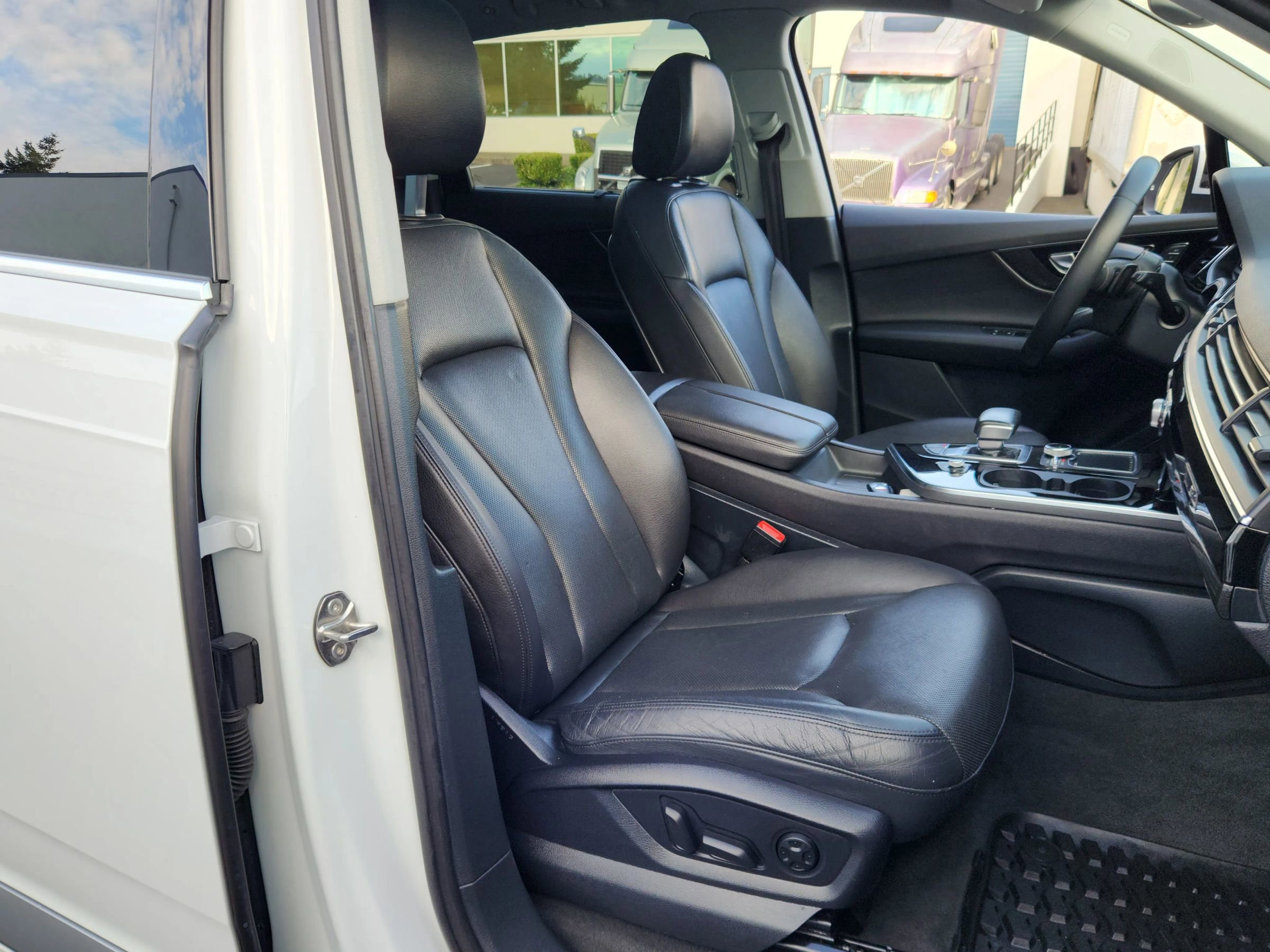 Used 2017 Audi Q7 3.0T Premium Plus image 21