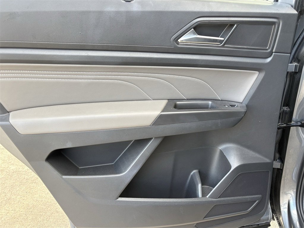 Used 2023 Volkswagen Atlas SE w/ Black Wheel Package image 22