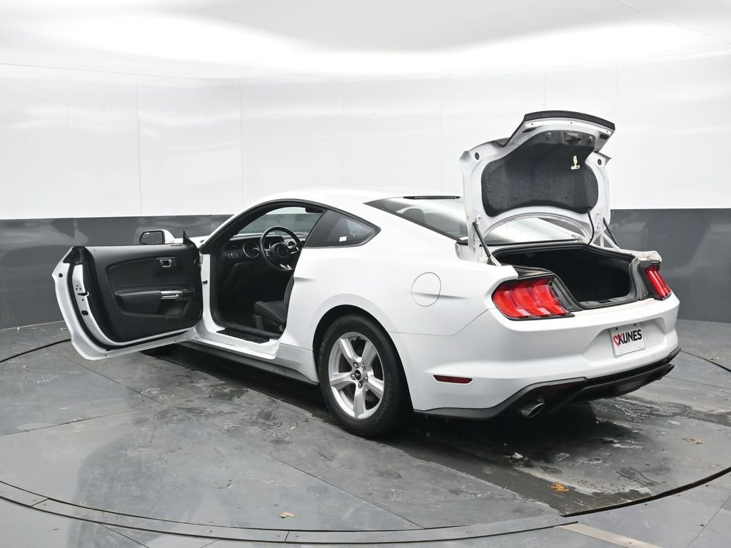 Used 2018 Ford Mustang EcoBoost image 49