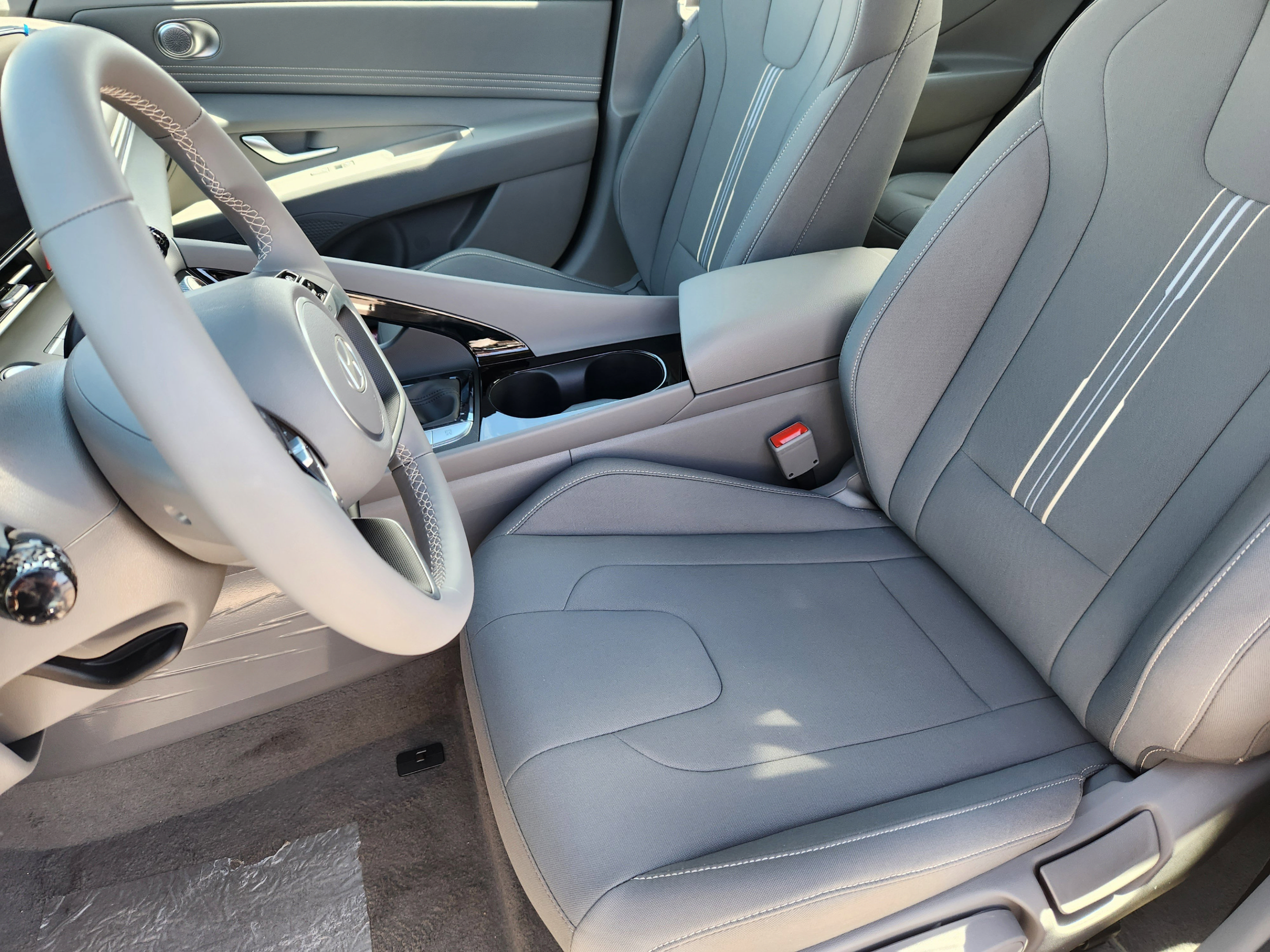 New 2026 Hyundai Elantra SEL FWD image 18
