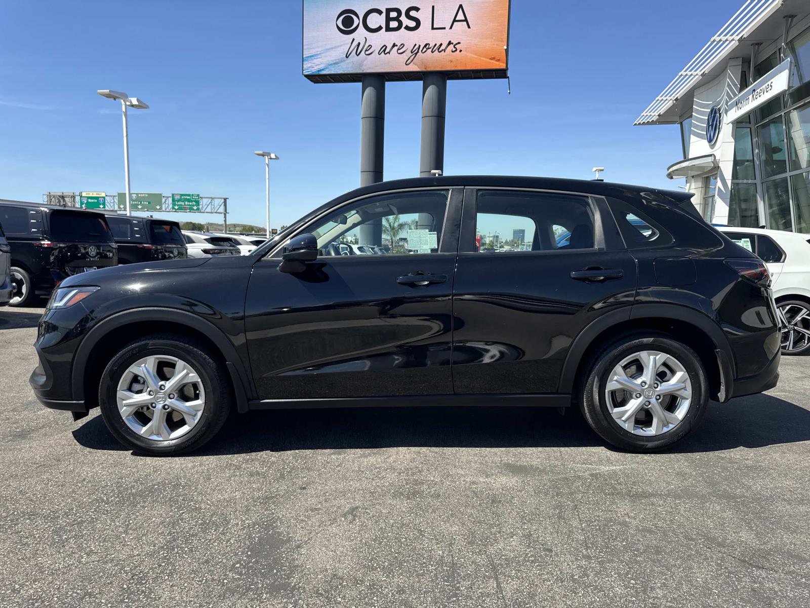 Used 2023 Honda HR-V LX image 2