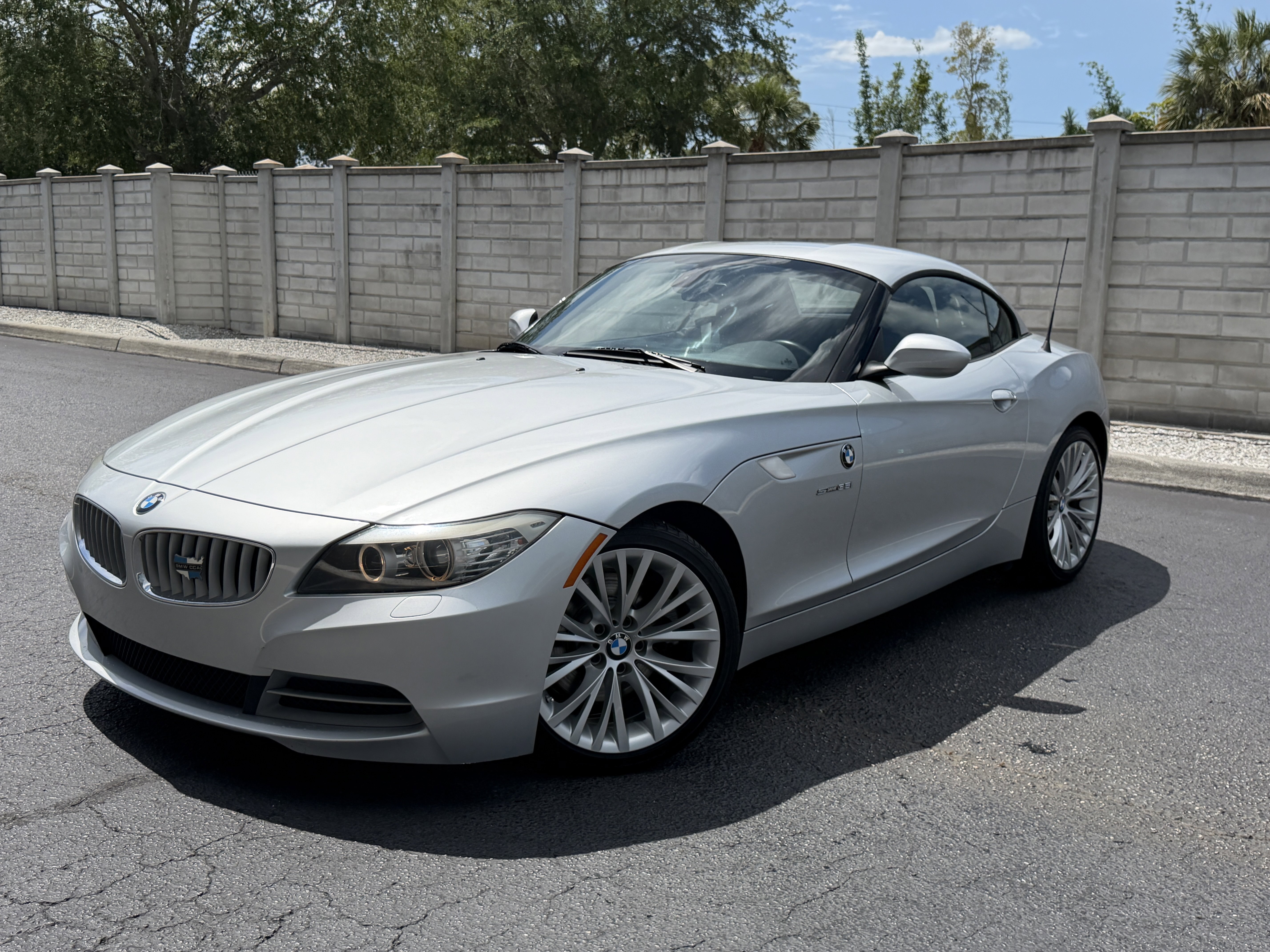 Used 2009 BMW Z4 sDrive35i RWD video 1