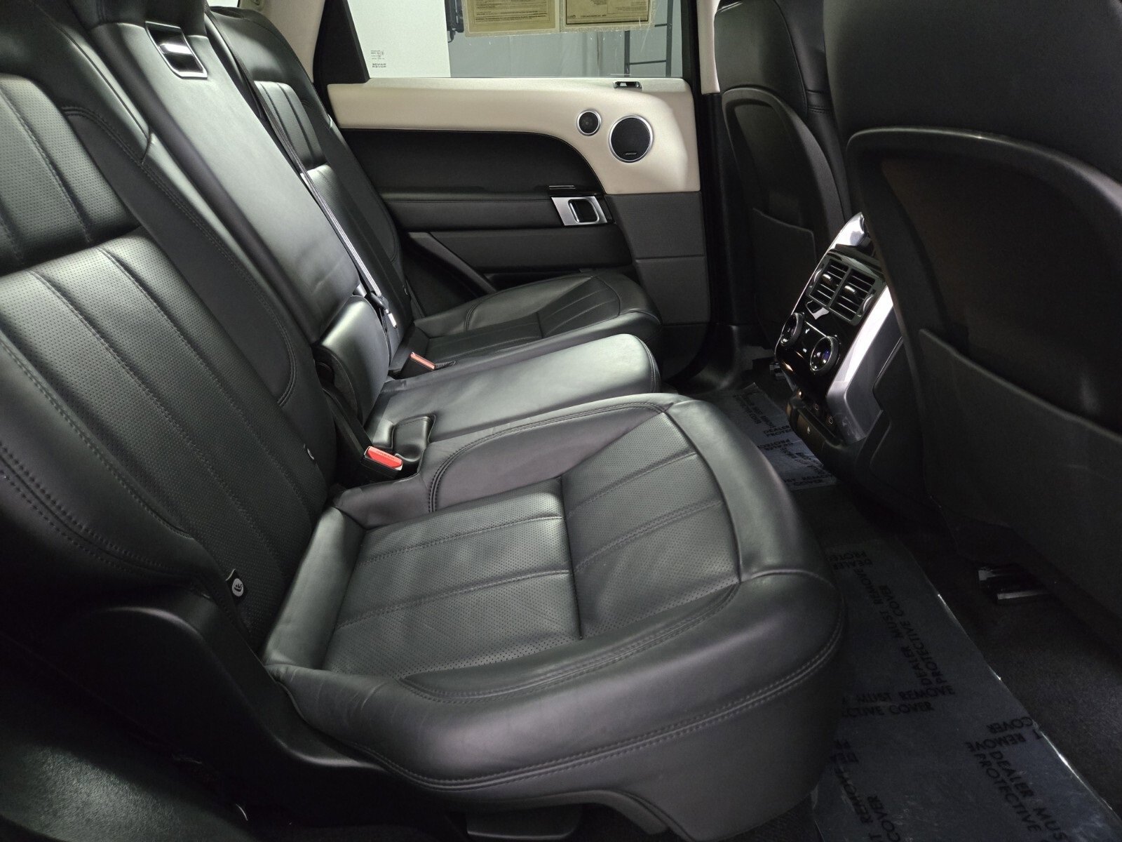 Used 2022 Land Rover Range Rover Sport HSE Silver Edition image 17