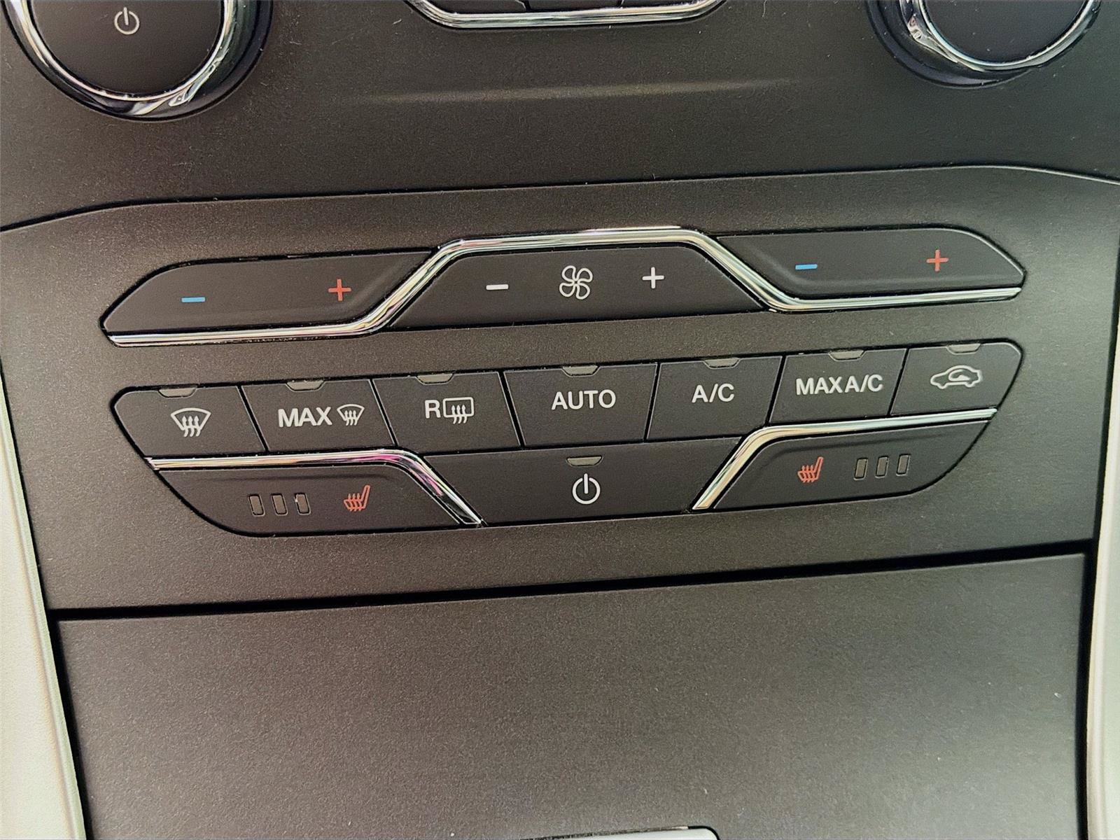 Used 2017 Ford Edge SEL w/ Equipment Group 201A AWD/4WD image 22