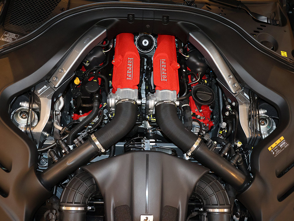 Certified 2026 Ferrari Roma Spider RWD image 14