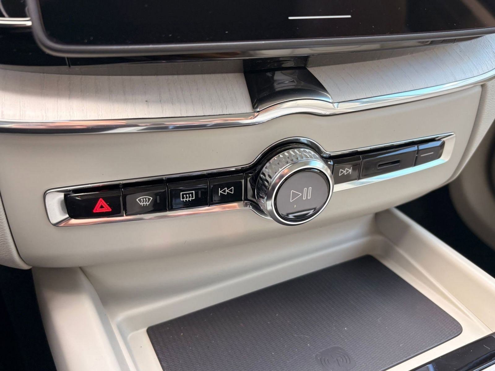 New 2026 Volvo XC60 B5 Ultra w/ Climate Package image 18