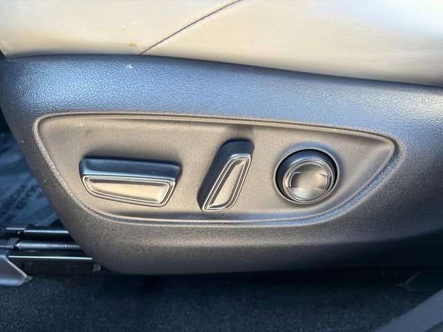 Used 2024 Toyota Venza XLE image 37