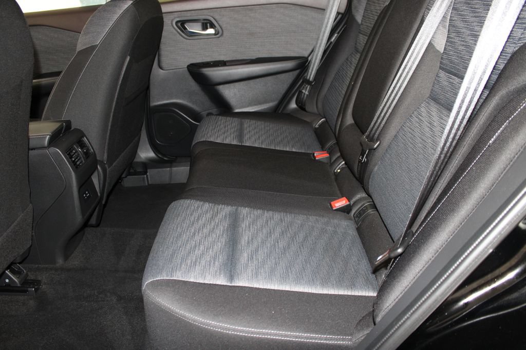 Used 2023 Nissan Rogue SV AWD/4WD image 23