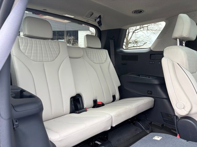Used 2024 Hyundai Palisade Limited image 13