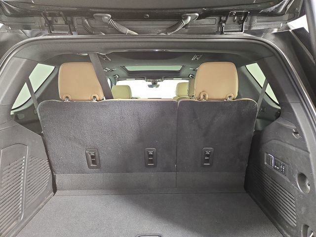 Used 2021 Chevrolet Tahoe Premier w/ Premium Package image 33