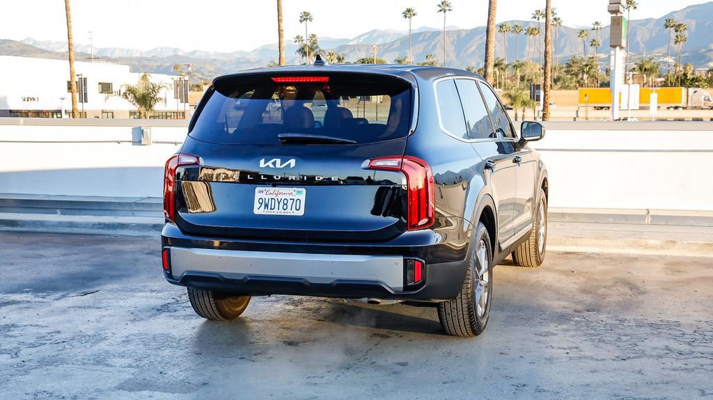 Used 2025 Kia Telluride LX image 9