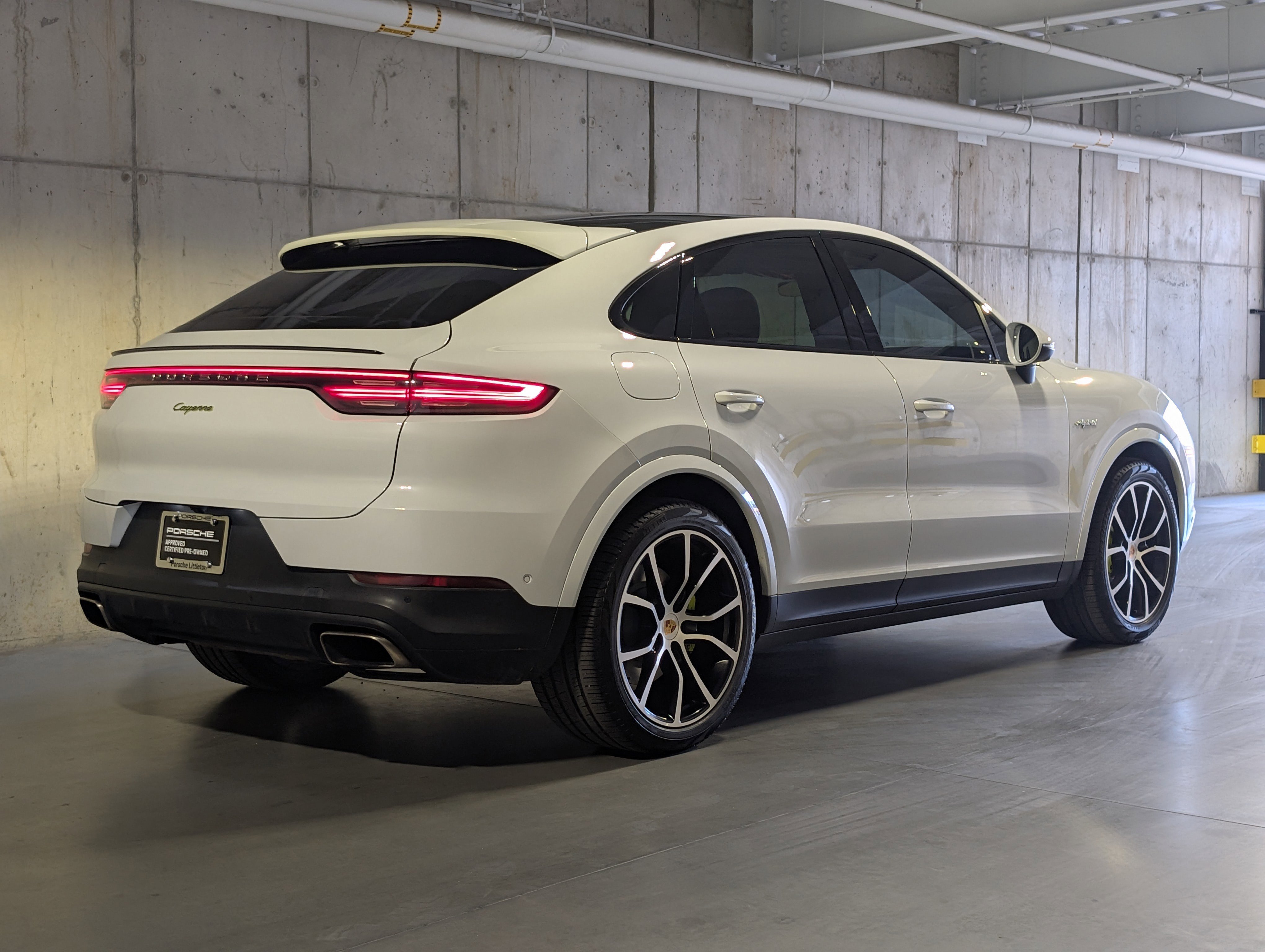 Certified 2022 Porsche Cayenne E-Hybrid image 9