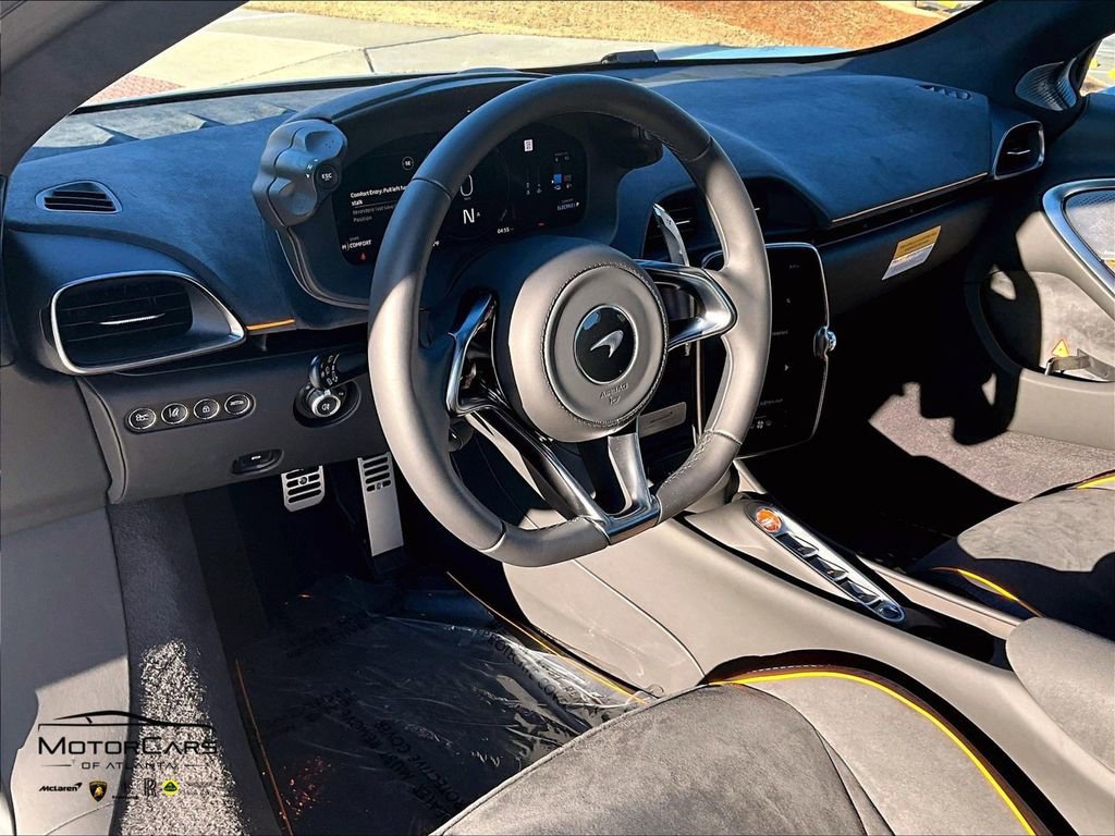 New 2025 McLaren Artura image 6