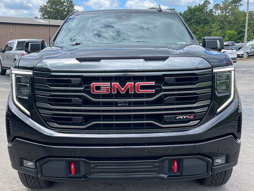 Used 2024 GMC Sierra 1500 AT4 w/ Technology Package AWD/4WD image 2