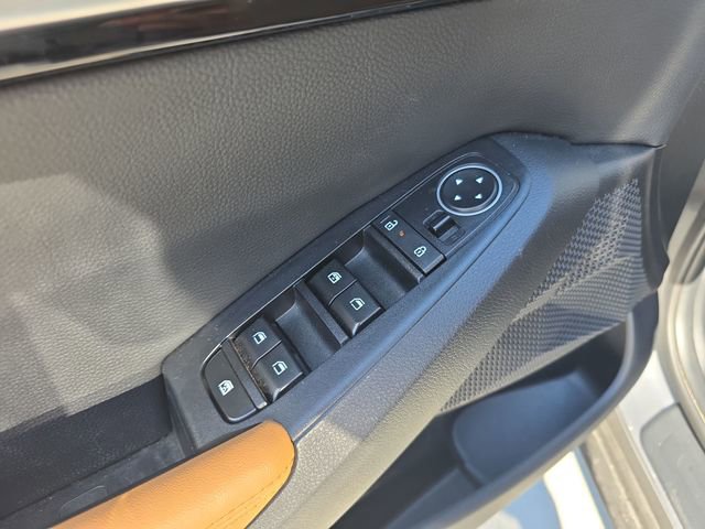 Used 2024 Kia Seltos EX FWD image 23
