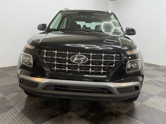 Certified 2023 Hyundai Venue SEL w/ Cargo Package image 5