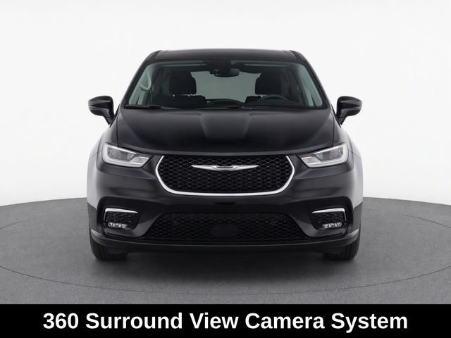 Used 2024 Chrysler Pacifica Limited AWD/4WD image 5