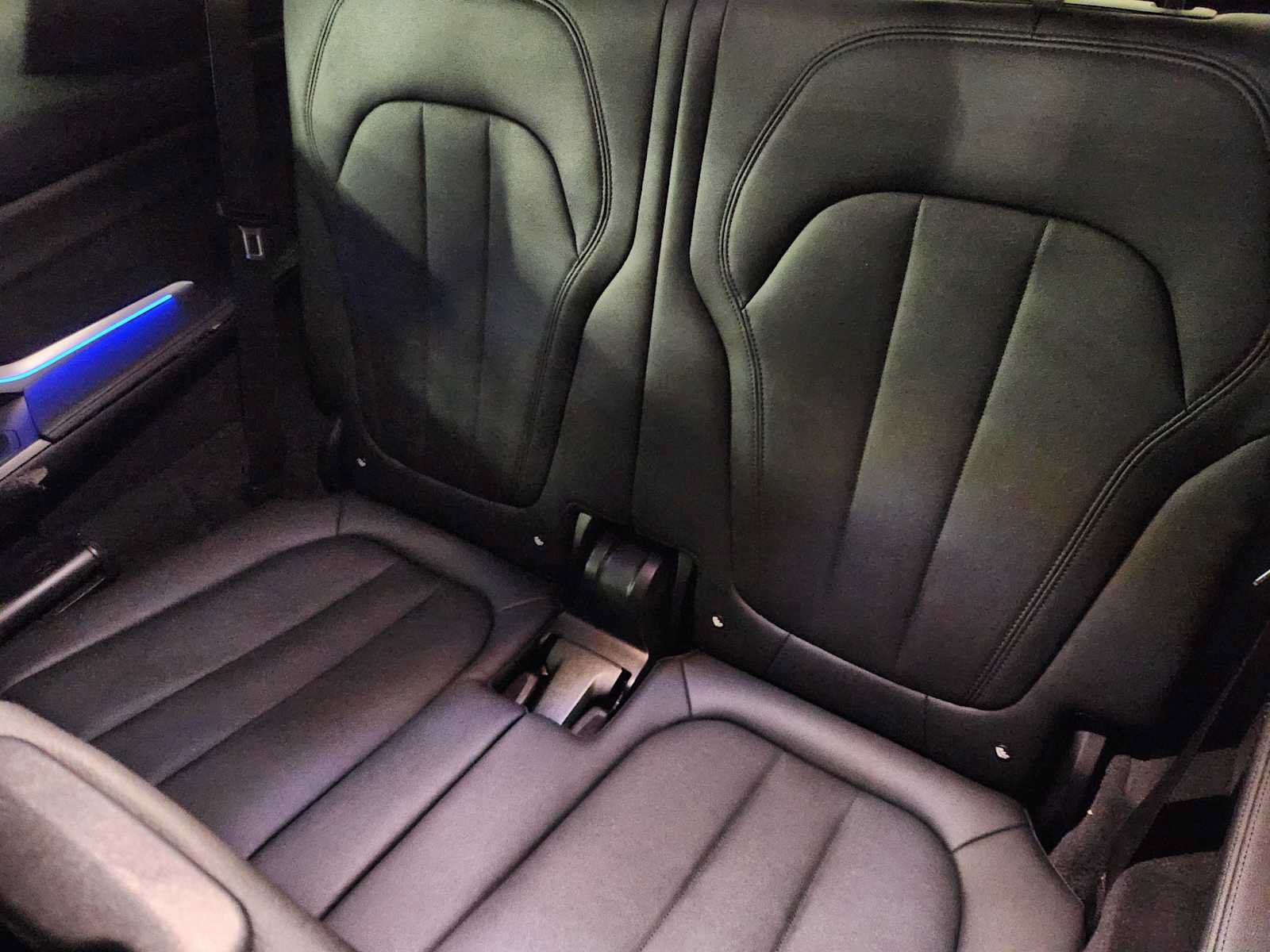 Used 2022 BMW X7 xDrive40i w/ Premium Package AWD/4WD image 32