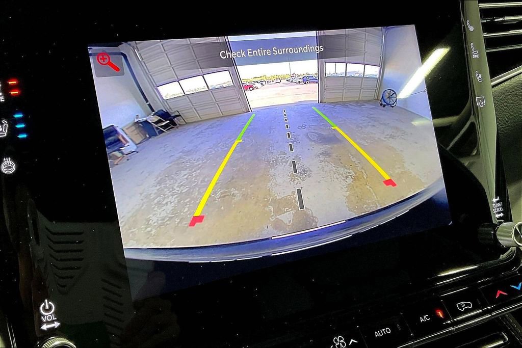 New 2025 Jeep Wagoneer L Series II w/ Premium Group I image 24