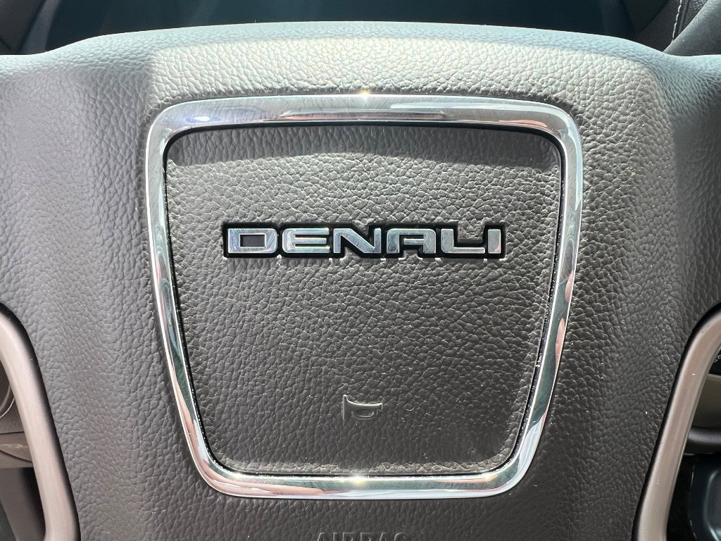 Used 2015 GMC Sierra 2500 Denali w/ Driver Alert Package AWD/4WD image 33