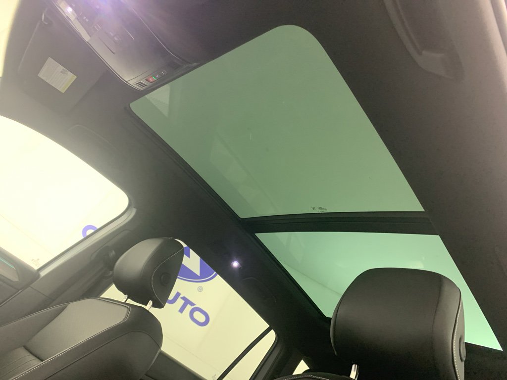 Used 2024 Volkswagen Tiguan SE R-Line image 31