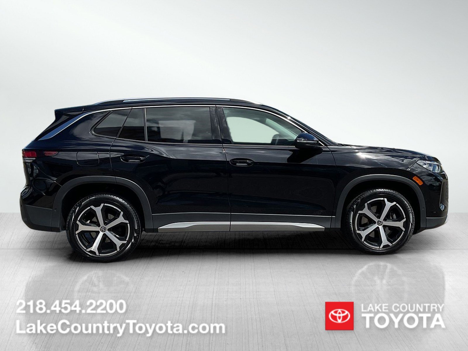 Used 2026 Volkswagen Tiguan SE AWD/4WD image 6