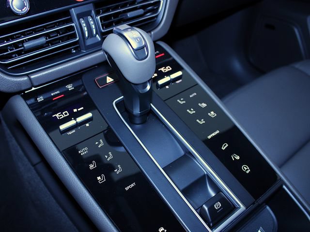 New 2026 Porsche Macan AWD/4WD image 14