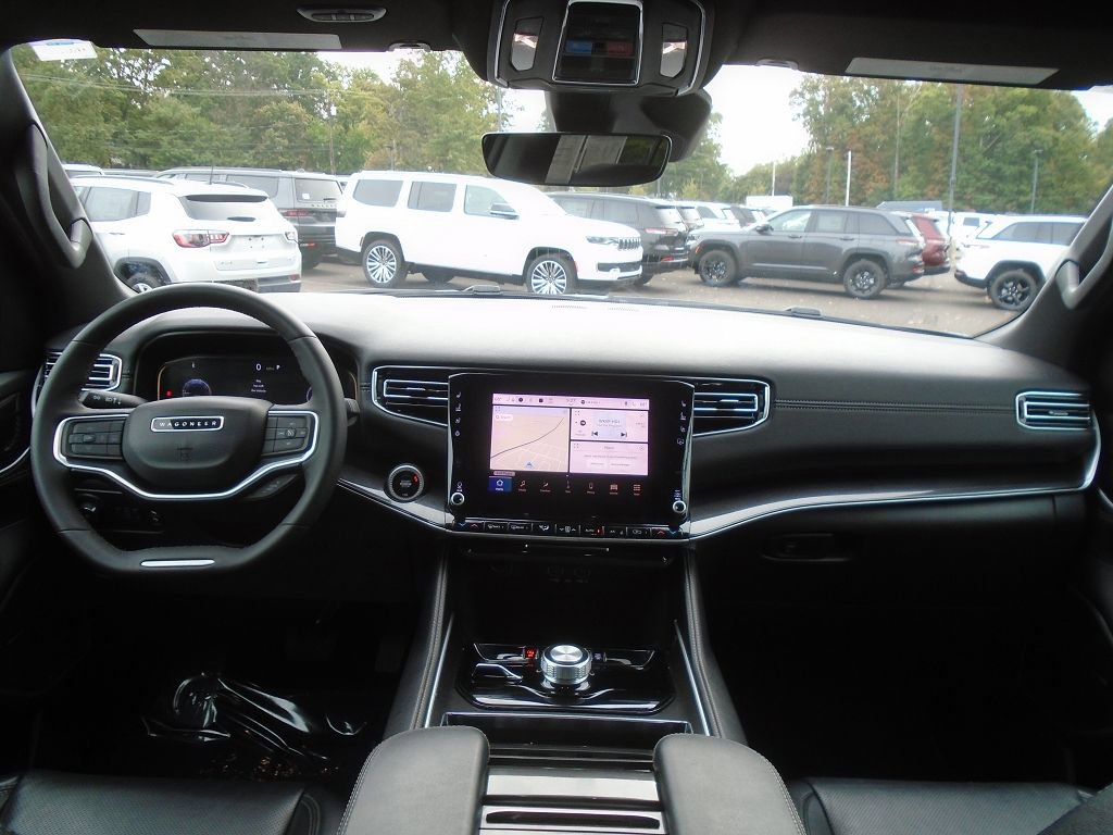 Used 2024 Jeep Wagoneer L Base image 13