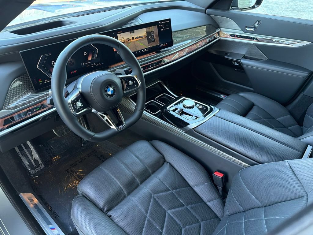 Used 2023 BMW 760i xDrive w/ Luxury Rear Seating Package AWD/4WD image 9