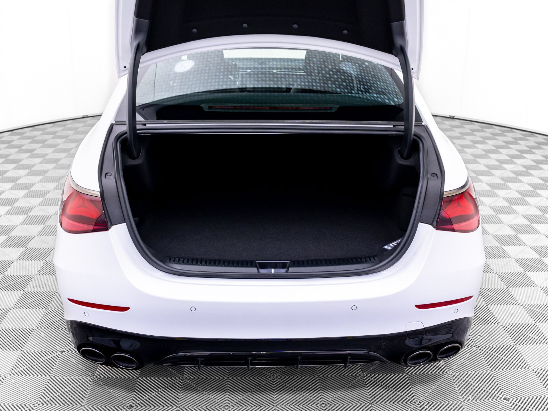 New 2026 Mercedes-Benz E 53 AMG e 4MATIC Sedan image 33
