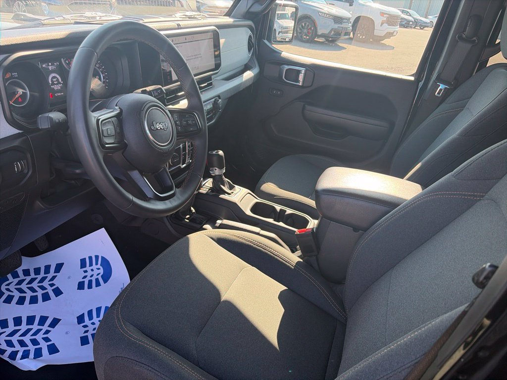 Used 2024 Jeep Wrangler Unlimited Sport AWD/4WD image 17