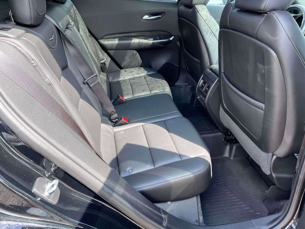 Used 2023 Cadillac XT4 Sport w/ Cold Weather Package AWD/4WD image 20