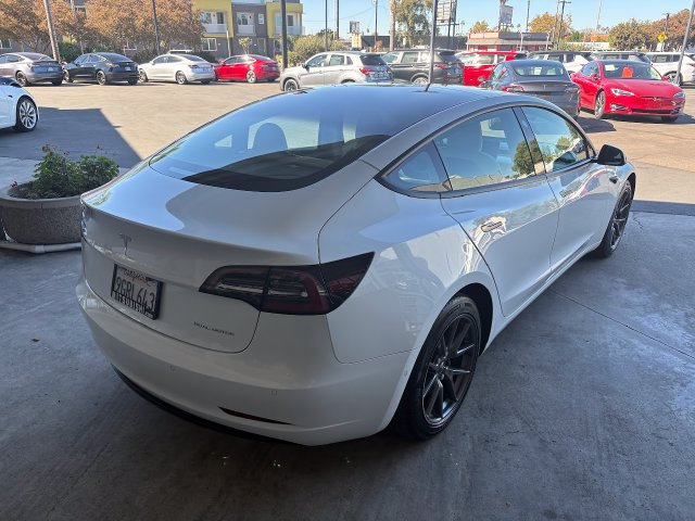 Used 2022 Tesla Model 3 Long Range AWD/4WD image 3