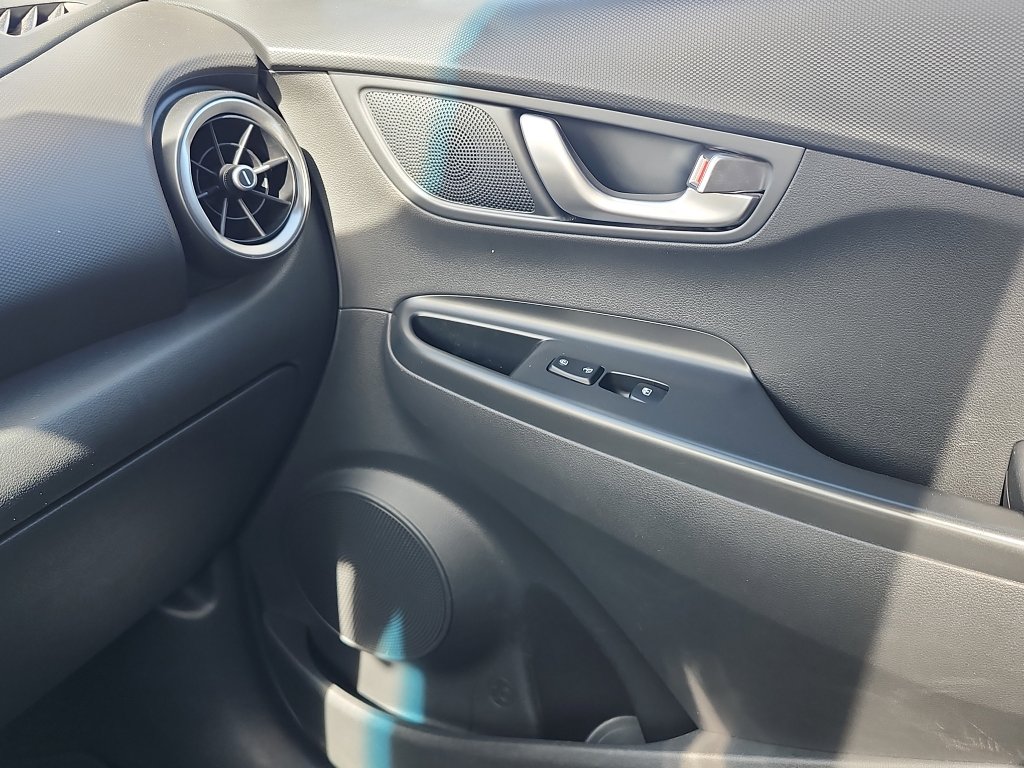 Used 2023 Hyundai Kona SEL w/ Convenience Package image 31