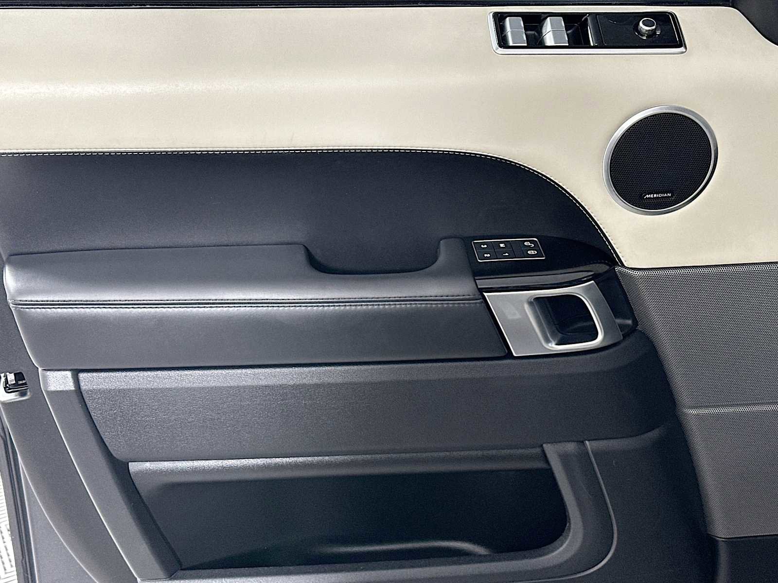 Used 2020 Land Rover Range Rover Sport HSE Dynamic image 11