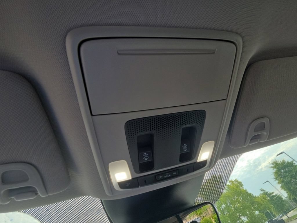 Used 2024 Honda Pilot Elite image 55
