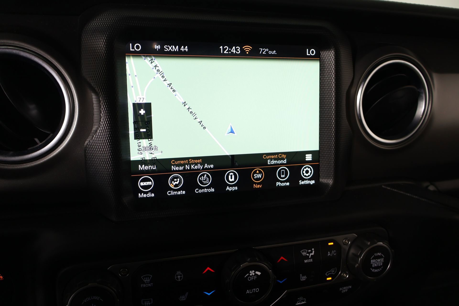 Used 2023 Jeep Wrangler Unlimited Rubicon w/ LED Lighting Group AWD/4WD image 7