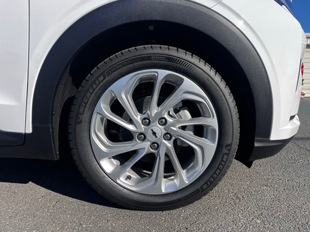 New 2027 Chevrolet Bolt LT w/ Comfort Package image 2