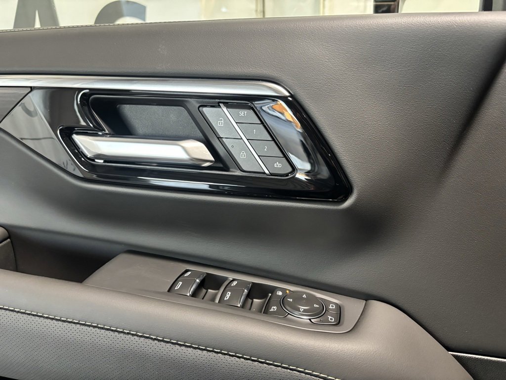 New 2026 Chevrolet Suburban Premier image 12